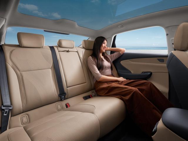 ：65寸AR-HUD破解泊车难题全家都爱