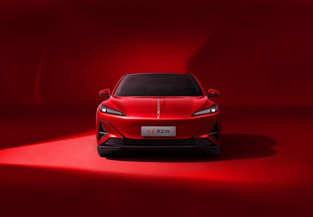 ：65寸AR-HUD破解泊车难题全家都爱坐澳门新葡京网站红旗天工05藏着出行黑科技(图4)